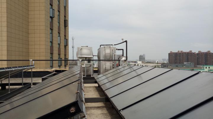 平板太阳能热水系统